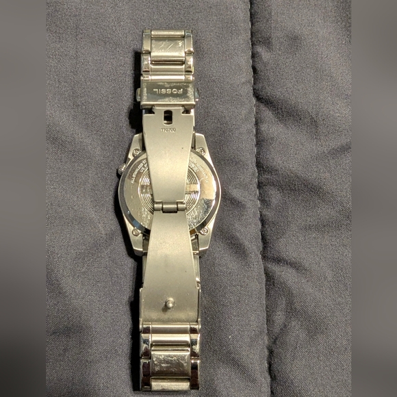 FOSSIL TWIST Ladies Silver Bracelet Watch With Pearlescent Face Needs Battery - Picture 3 of 4